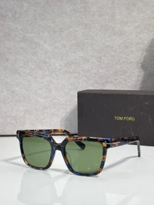 Tom Ford FT5889 Sunglasses Prescription for Wholesale | Optical Store Supplier