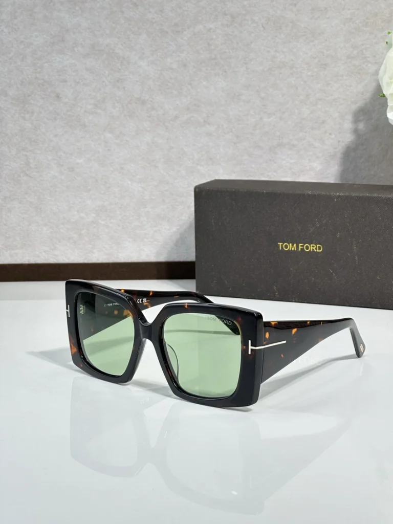 Tom Ford FT0921 Round Sunglasses for Wholesale | Optical Store Supplier