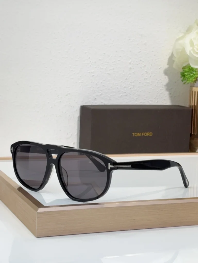 Wholesale Tom Ford FT1000 Isla Sunglasses | B2B Optical Distributor