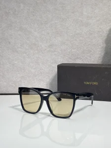 Buy Tom Ford FT1312 Oversized Aviator Sunglasses Wholesale | Optical Importer