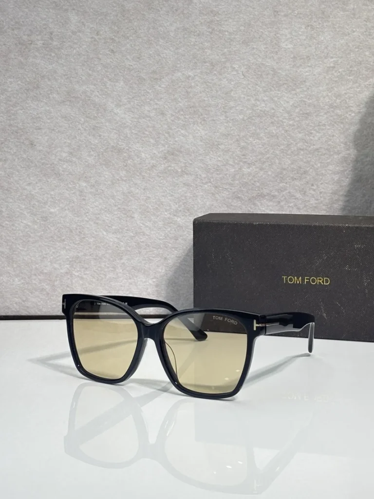 Buy Tom Ford FT1312 Oversized Aviator Sunglasses Wholesale | Optical Importer