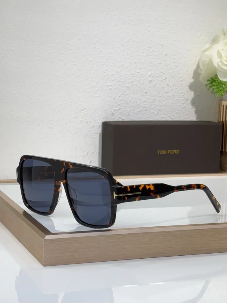 Tom Ford FT0933 Jennifer Sunglasses for Wholesale | Optical Store Supplier