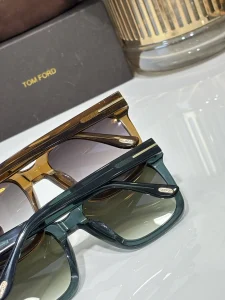 Tom Ford TF892 Round Sunglasses Wholesale | Optical Retail Supplier
