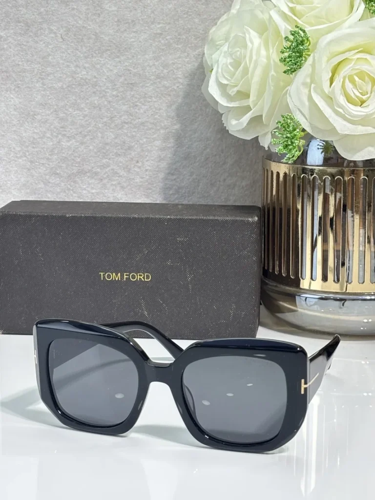 Buy Tom Ford FT1220 Women’s Aviator Sunglasses Wholesale | Optical Importer