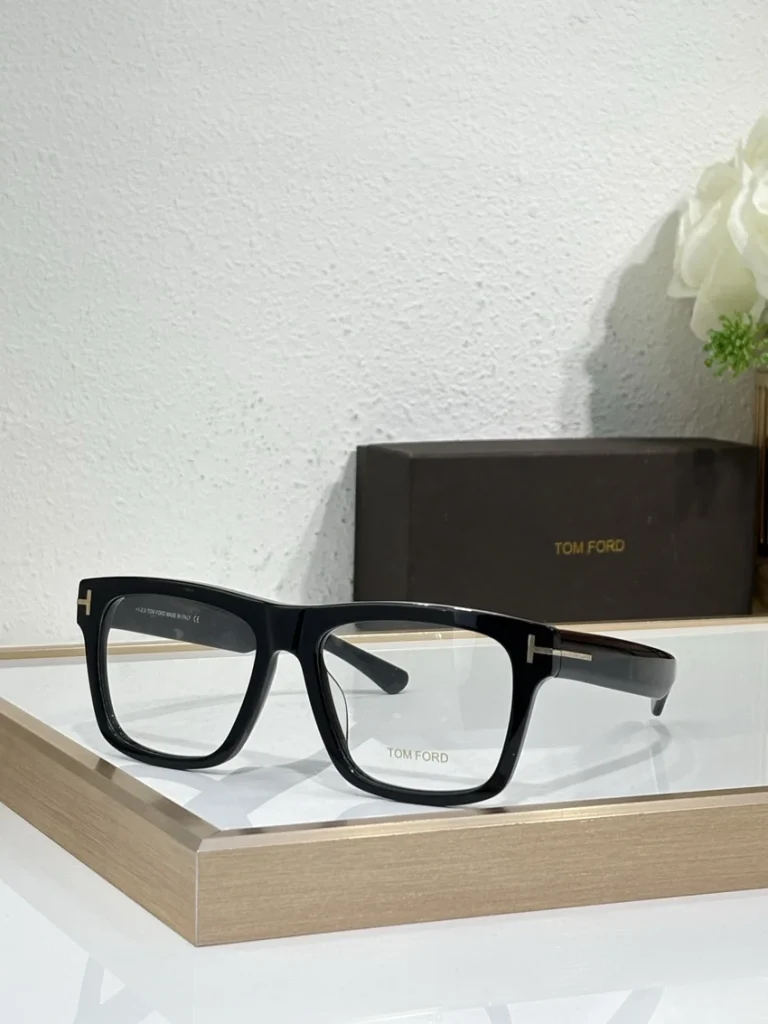 Professional Tom Ford TF0906 Spectacle Frames – Tom Ford Clear Frame Glasses | Trade Eyewear Distributor