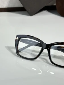 Professional Tom Ford FT6065 Eyewear – Ryan Reynolds Glasses Tom Ford | B2B Optical Supplier