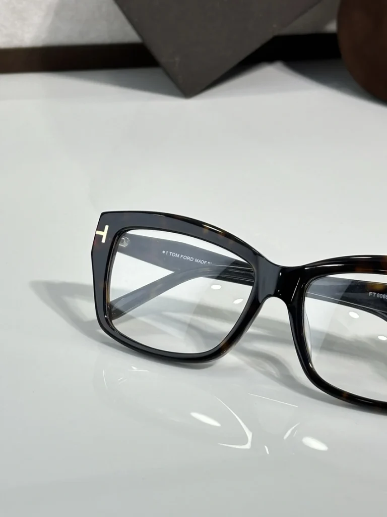 Professional Tom Ford FT6065 Eyewear – Ryan Reynolds Glasses Tom Ford | B2B Optical Supplier