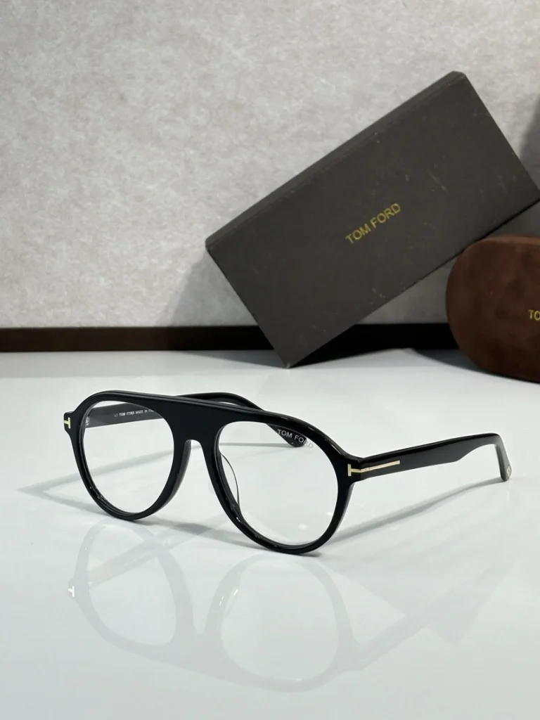 Luxury Tom Ford FT1047 Spectacle Frames – Tom Ford Black Frame Glasses | Wholesale Distributor