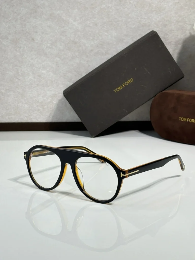 Designer Tom Ford FT1047 Prescription Frames – Men’s Tom Ford Reading Glasses | B2B Optical Supplier