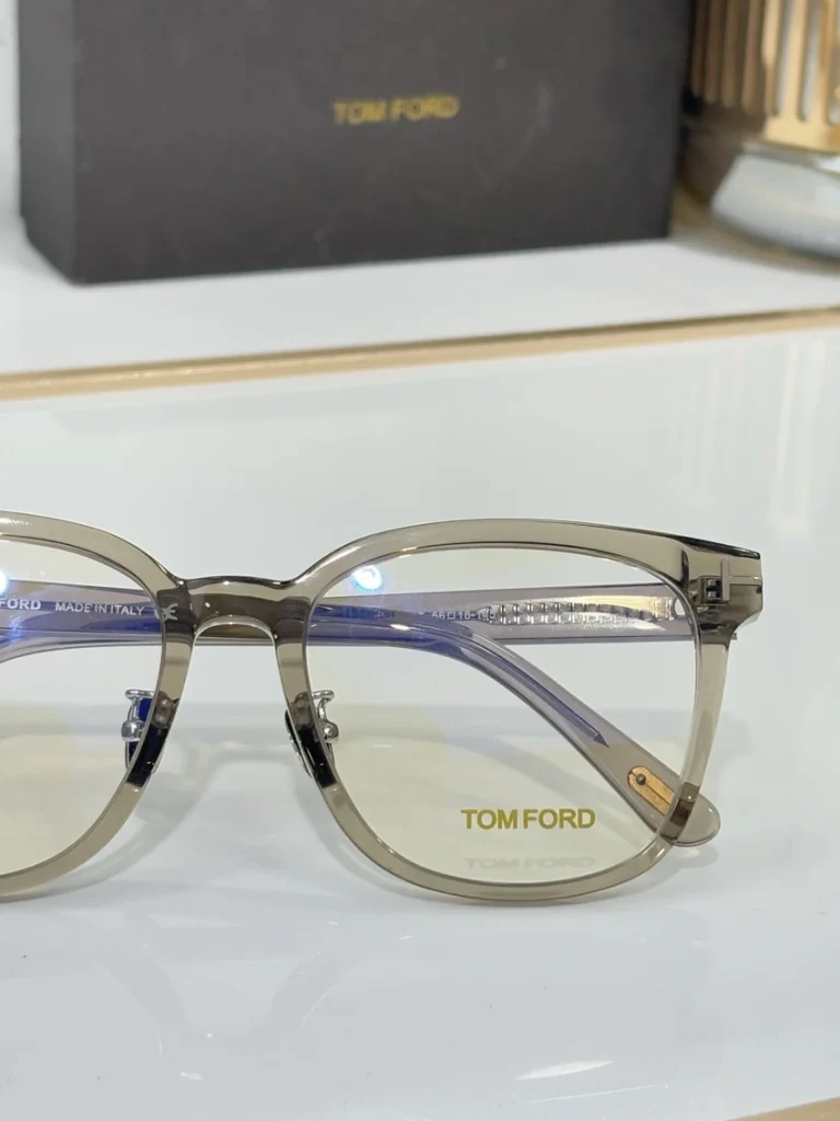 Wholesale Tom Ford TF1136 Eyewear – Tom Ford Butterfly Eyeglasses | Bulk Distributor