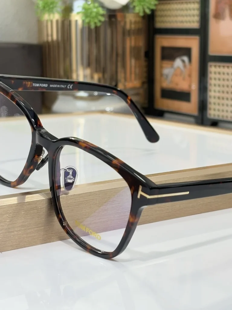 Designer Tom Ford TF1136 Eyewear – Round Glasses Tom Ford | Wholesale Optician Supply