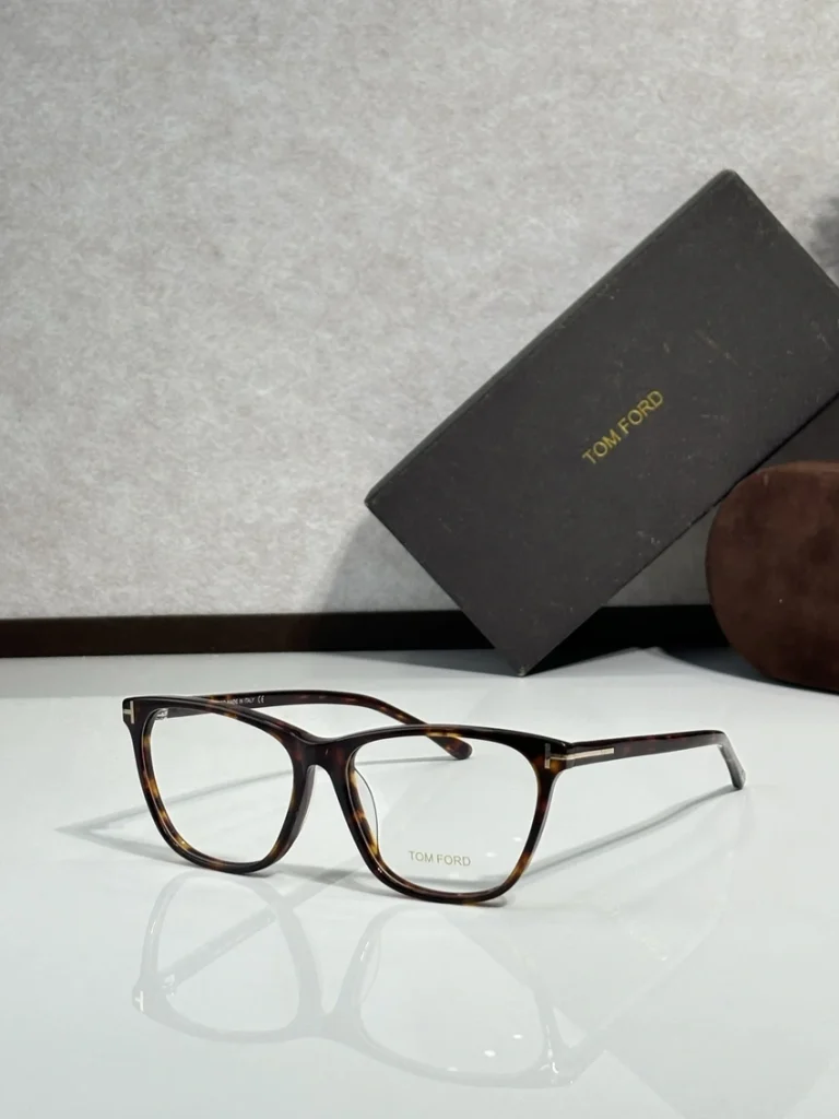 Wholesale Tom Ford TF5762 Optical Frames – Men’s Tom Ford Glasses Frames | B2B Optical Supplier