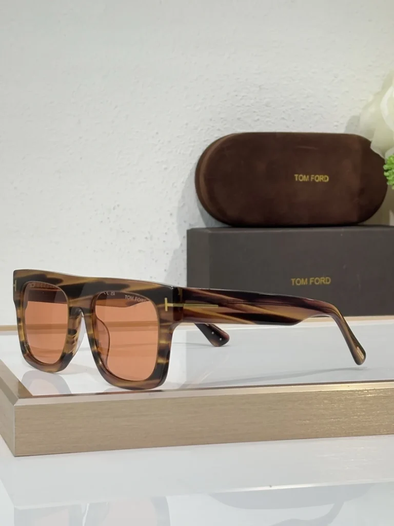 Wholesale Tom Ford FT0711 Women Sunglasses | B2B Optical Distributor