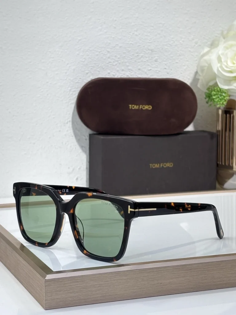 Wholesale Tom Ford FT0952 Sunglasses Case | B2B Optical Distributor