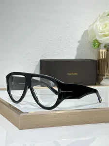 Tom Ford FT1044 Sunglasses Women for Wholesale | Optical Store Supplier