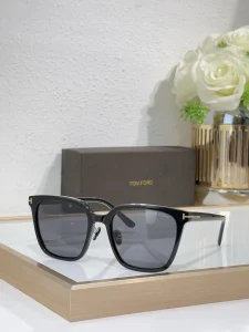 Wholesale Tom Ford FT1132 Oversized Sunglasses | B2B Optical Distributor