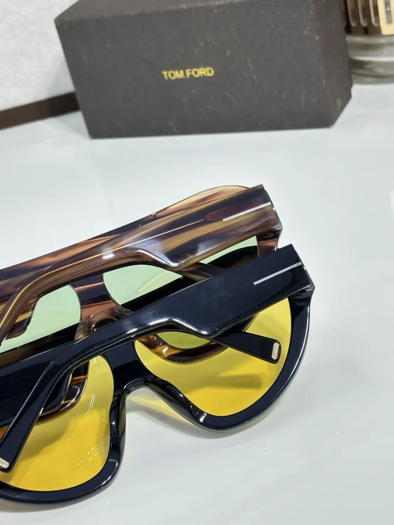 Buy Tom Ford FT1094 Rectangle Sunglasses Wholesale | Optical Importer