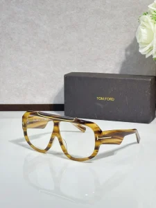 Wholesale Tom Ford FT1093 Lucinda Sunglasses | B2B Optical Distributor