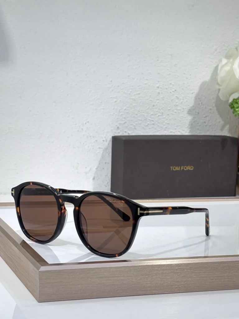 Buy Tom Ford FT0834 Oversized Sunglasses Wholesale | Optical Importer