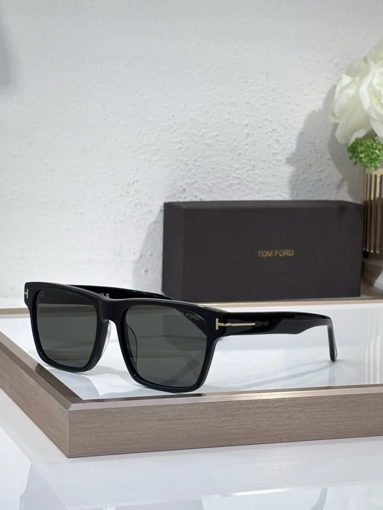 Wholesale Tom Ford FT1205 Raquel Sunglasses | B2B Optical Distributor