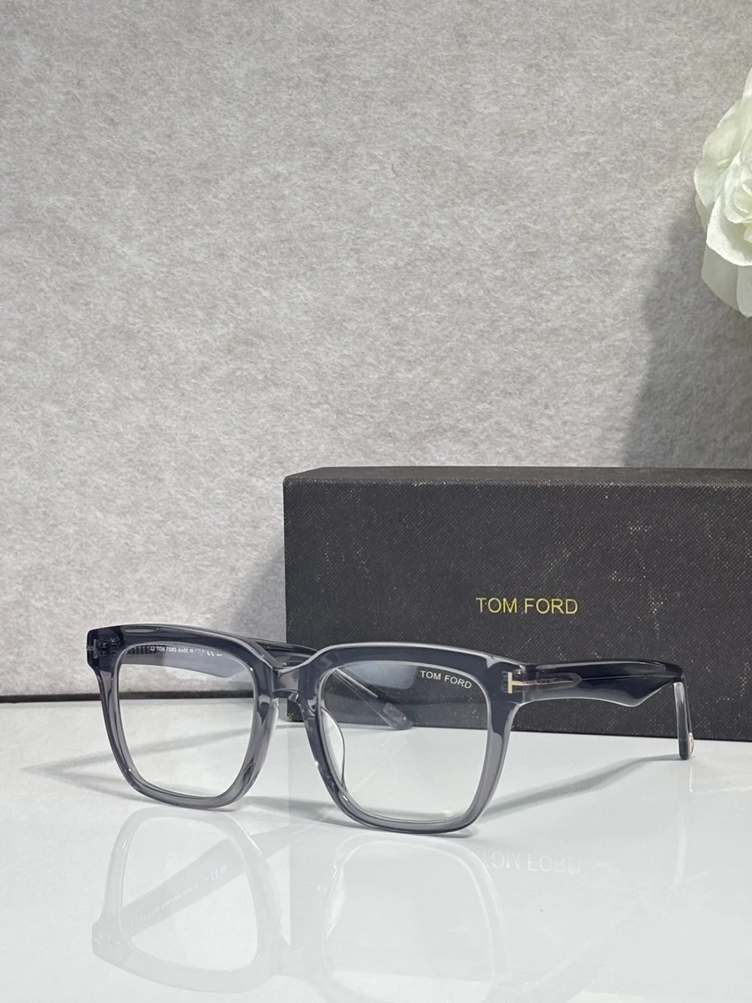 Authentic Tom Ford FT0646 Optical Glasses – Tom Ford Square Eyeglasses | Bulk Distributor