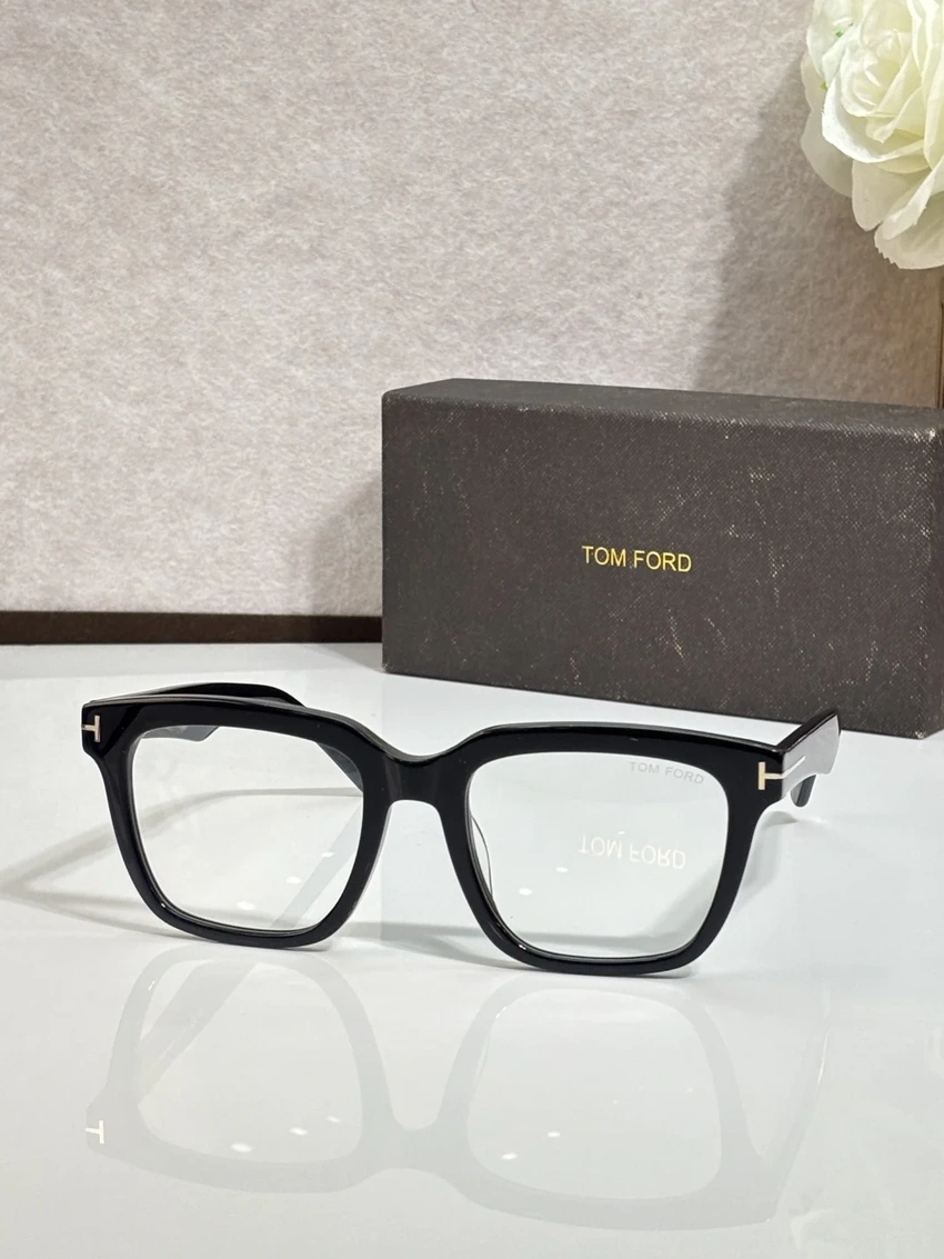 Designer Tom Ford FT0646 Eyeglasses – Tom Ford Falconer Glasses | Wholesale Distributor