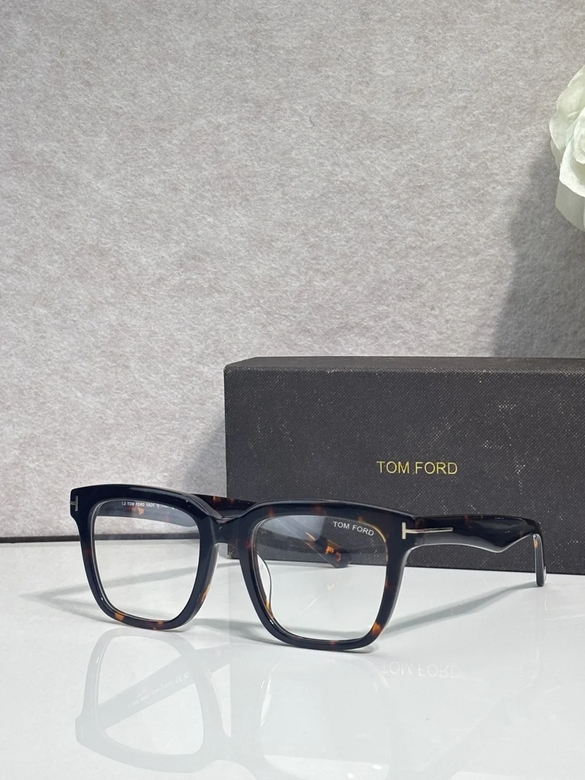 Designer Tom Ford FT0646 Eyeglasses – Tom Ford Falconer Glasses | Wholesale Distributor