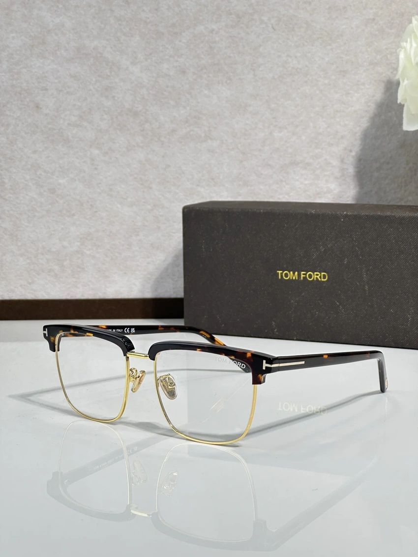 Premium Tom Ford FT0997 Spectacle Frames – Tom Ford Purple Eyeglasses | B2B Optical Supplier
