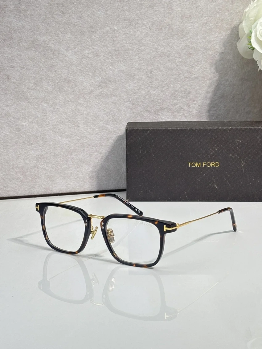 Luxury Tom Ford FT1042 Eyewear – Tom Ford Frames Womens | B2B Optical Supplier