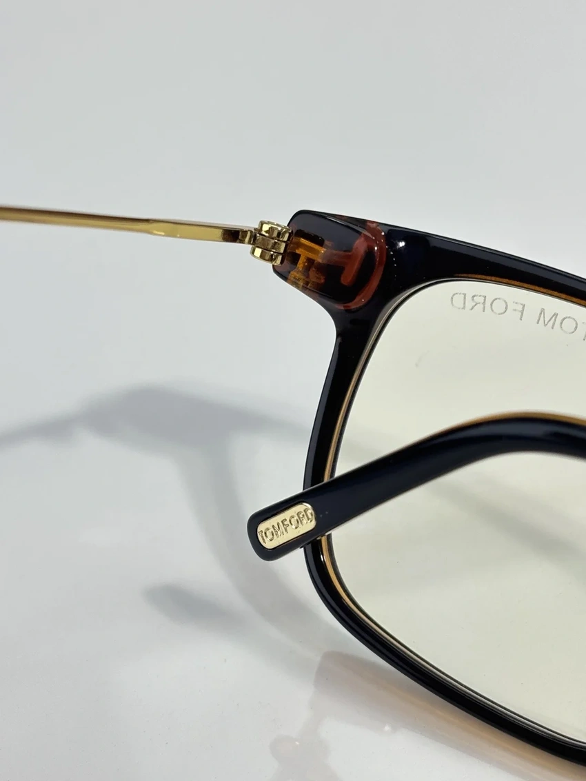 Luxury Tom Ford FT1042 Eyewear – Tom Ford Frames Womens | B2B Optical Supplier