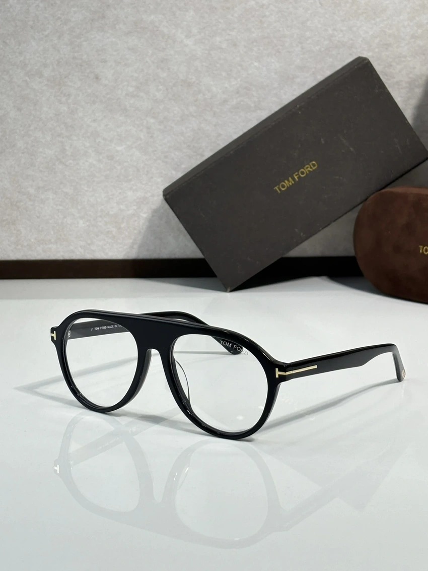 Luxury Tom Ford FT1047 Spectacle Frames – Tom Ford Black Frame Glasses | Wholesale Distributor