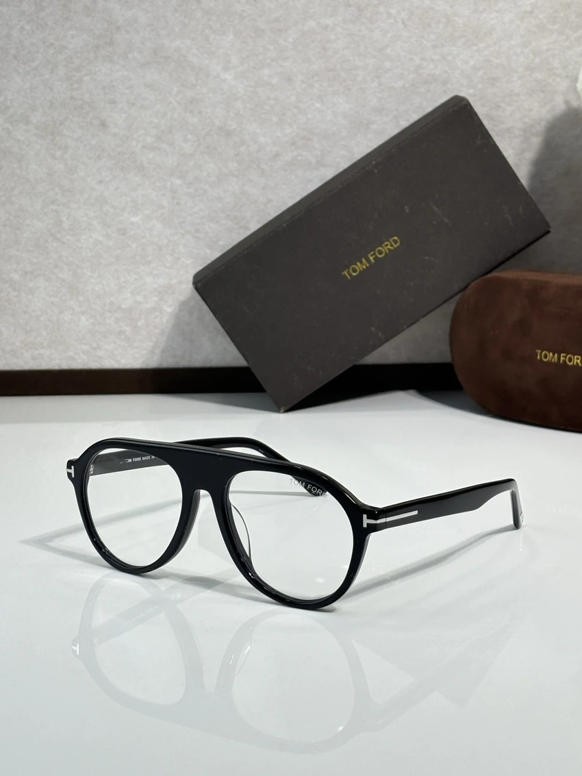 Luxury Tom Ford FT1047 Spectacle Frames – Tom Ford Black Frame Glasses | Wholesale Distributor