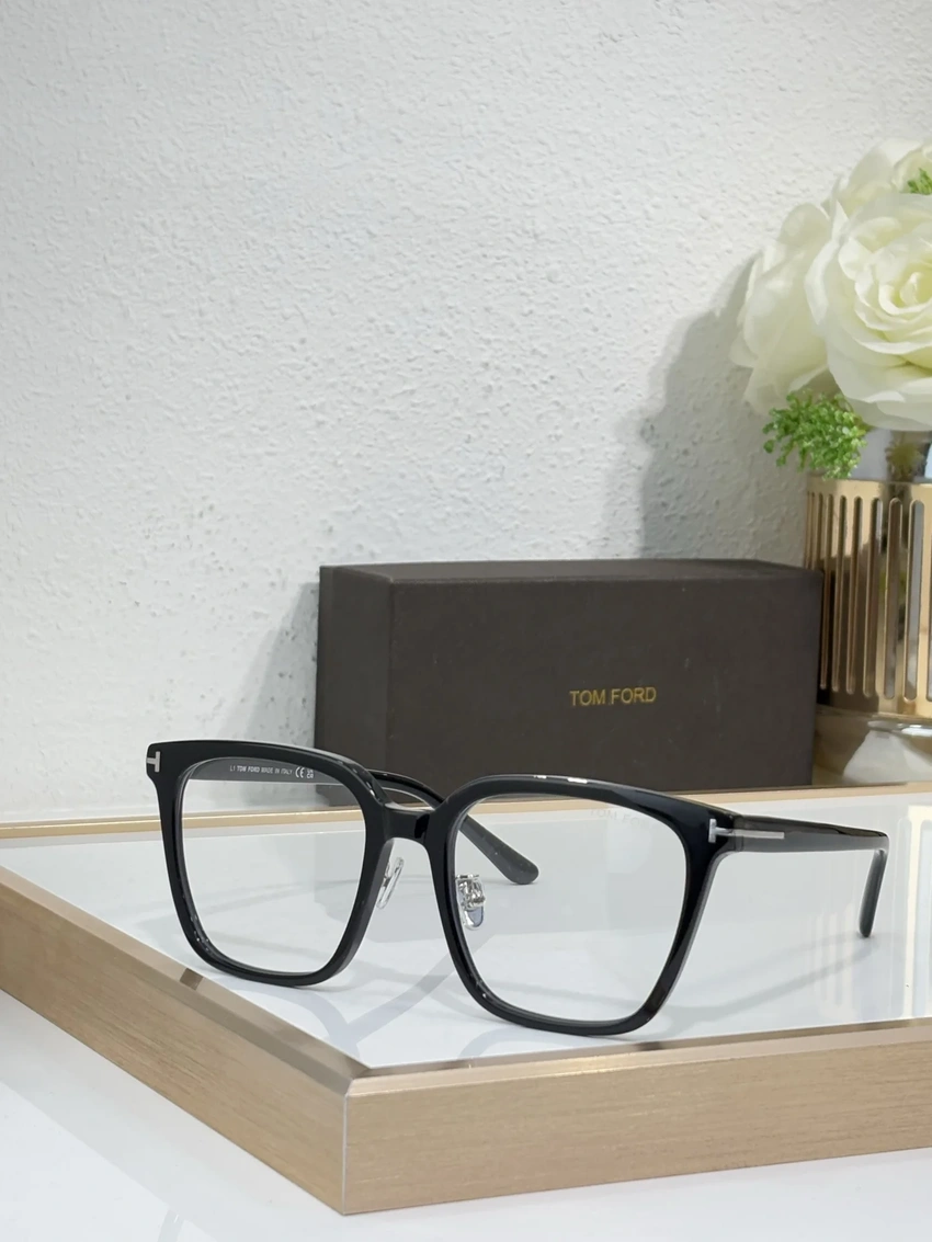 Premium Tom Ford FT1132 Spectacle Frames – Tom Ford Tortoise Shell Eyeglasses | Bulk Distributor