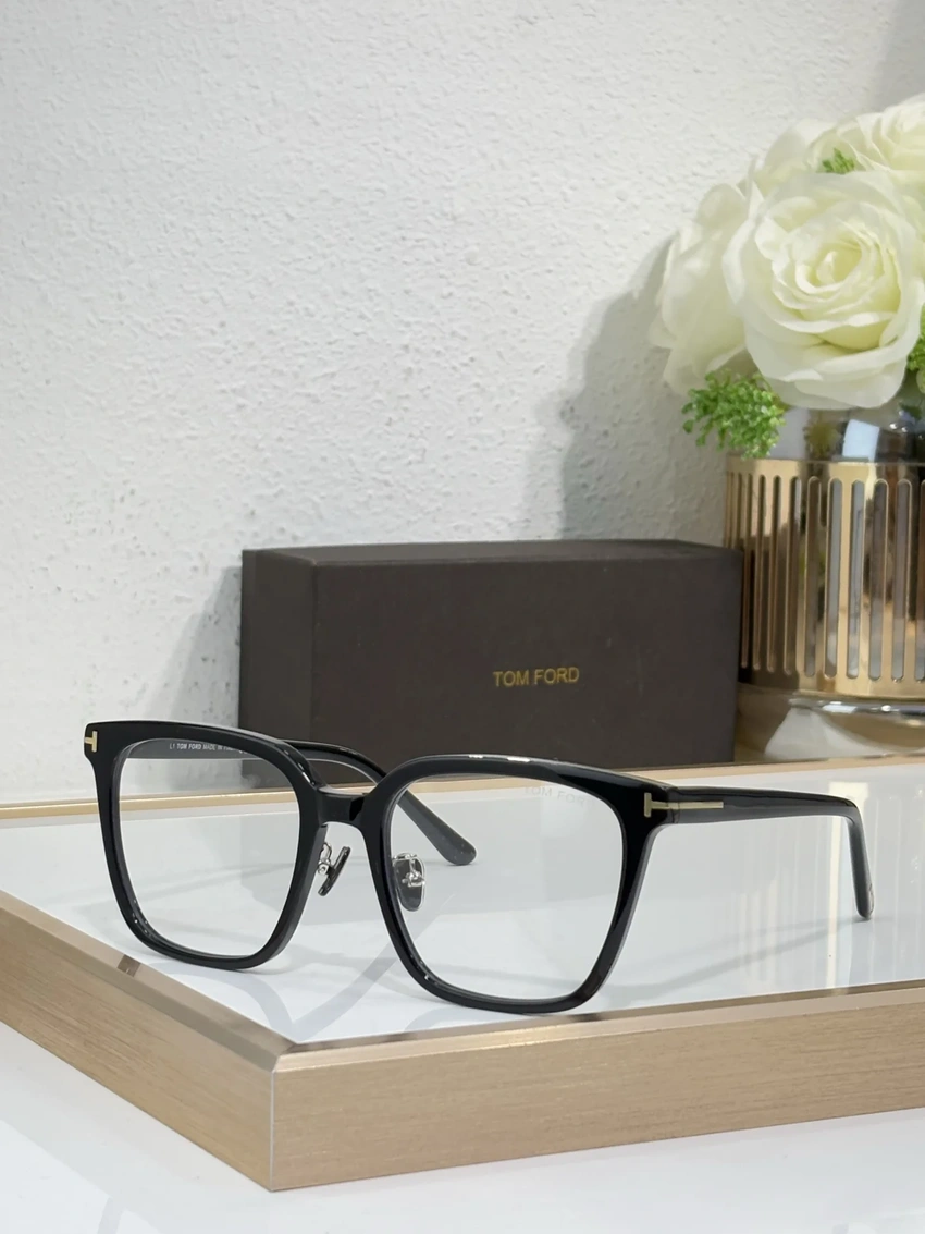 Premium Tom Ford FT1132 Spectacle Frames – Tom Ford Tortoise Shell Eyeglasses | Bulk Distributor