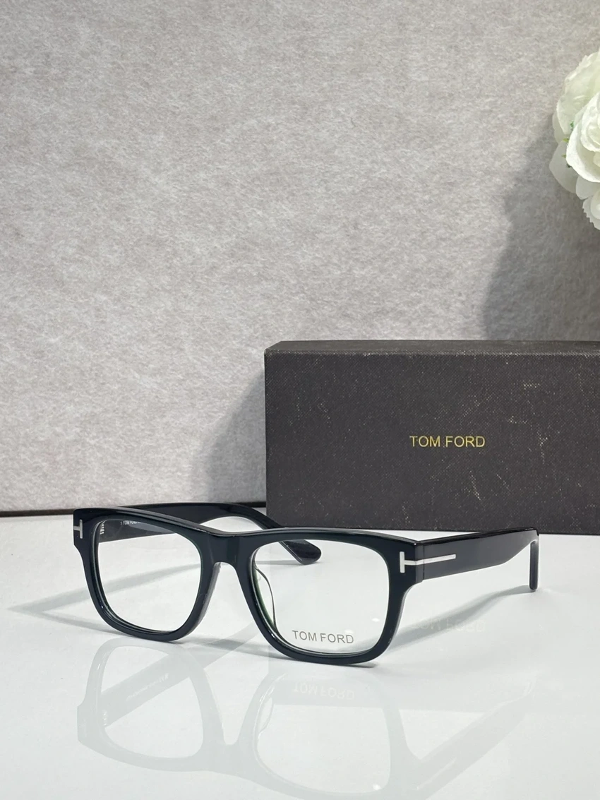 High-Quality Tom Ford FT1303 Eyeglasses – Tom Ford Fausto Glasses | B2B Optical Supplier