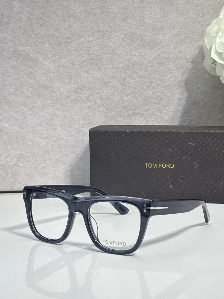High-Quality Tom Ford FT1304 Optical Frames – Clear Tom Ford Eyeglasses | Wholesale Distributor