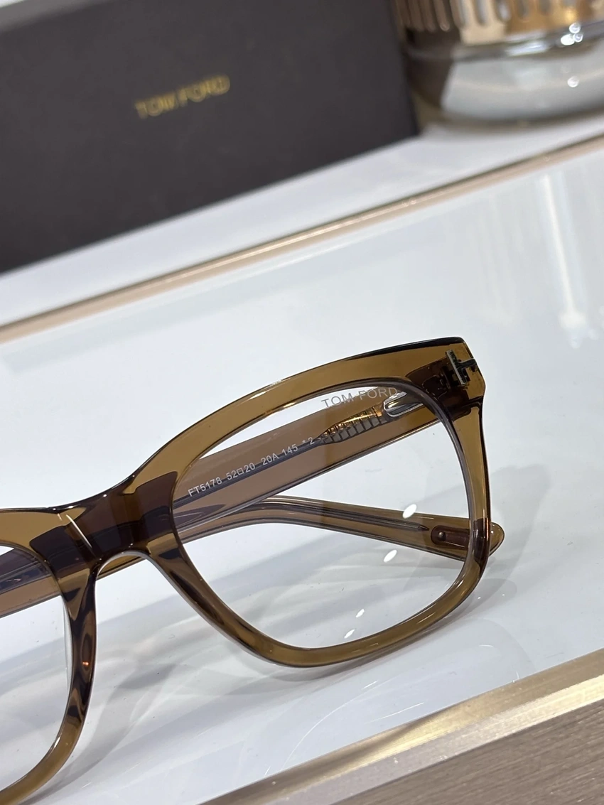 High-Quality Tom Ford FT5178 Eyewear – Tom Ford Frames Mens | B2B Optical Supplier