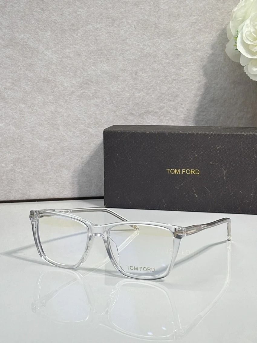 Designer Tom Ford FT5817 Prescription Frames – Tom Ford Eyeglasses Clear | B2B Optical Supplier
