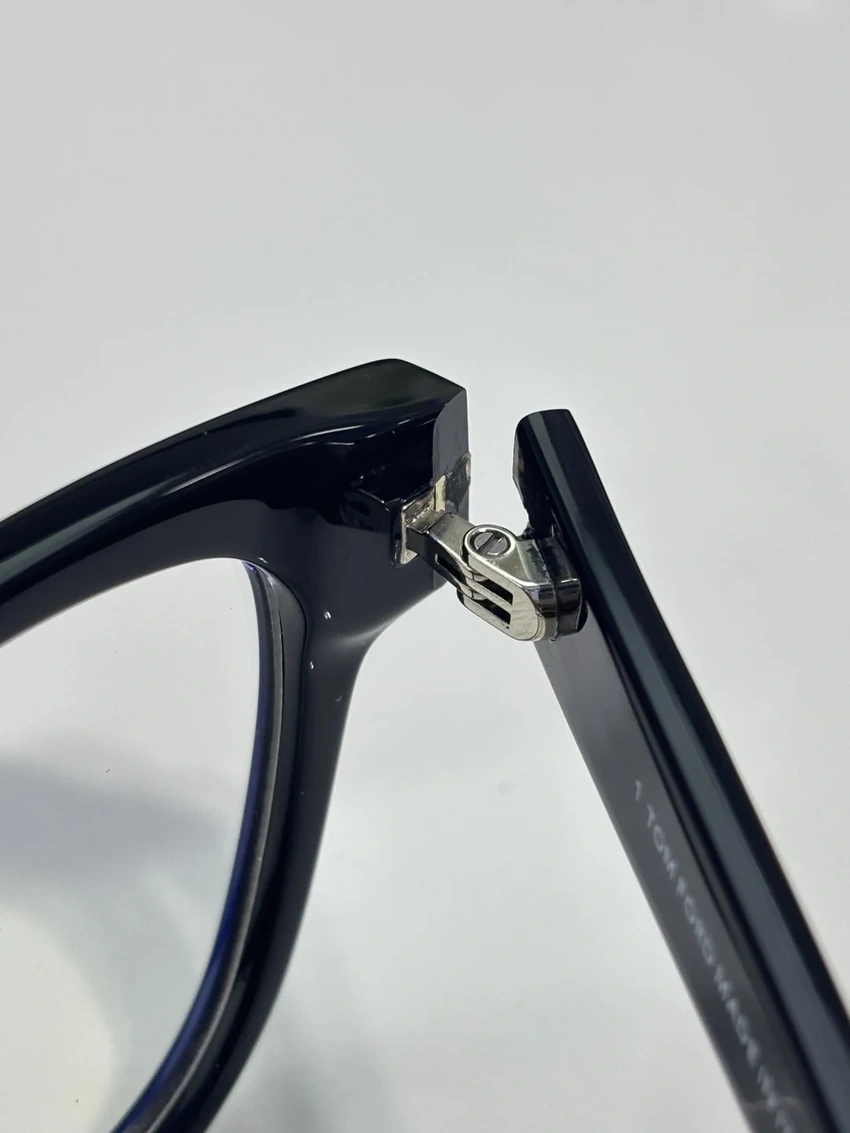 Authentic Tom Ford FT5977 Optical Frames – Ryan Reynolds Tom Ford Glasses | B2B Optical Supplier