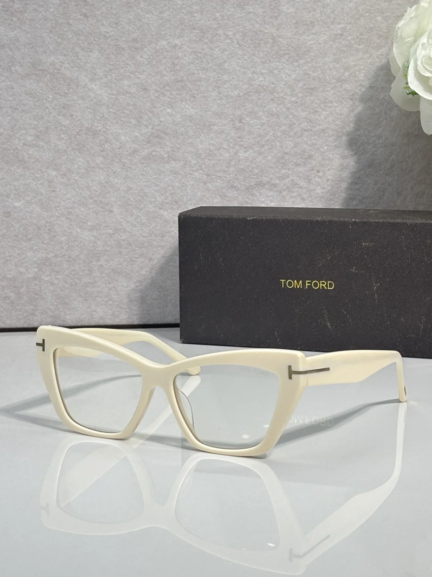 Elite Tom Ford FT6026 Eyewear – Round Tom Ford Eyeglasses | Optical Store Supply