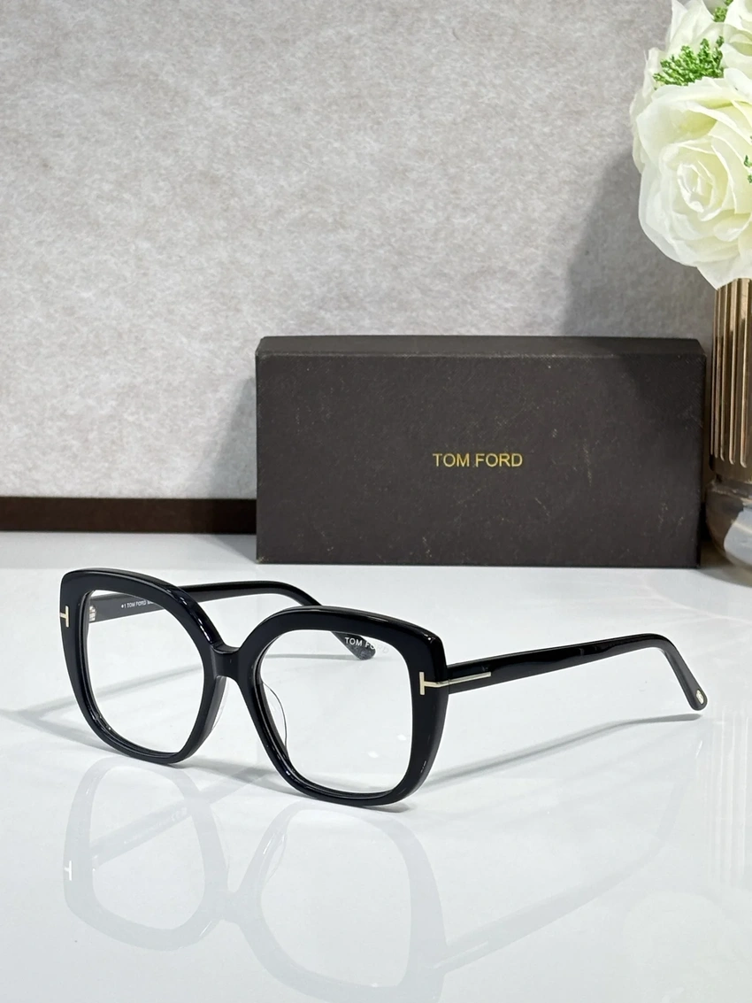 High-Quality Tom Ford FT6043 Spectacle Frames – Fake Tom Ford Glasses | B2B Optical Supplier
