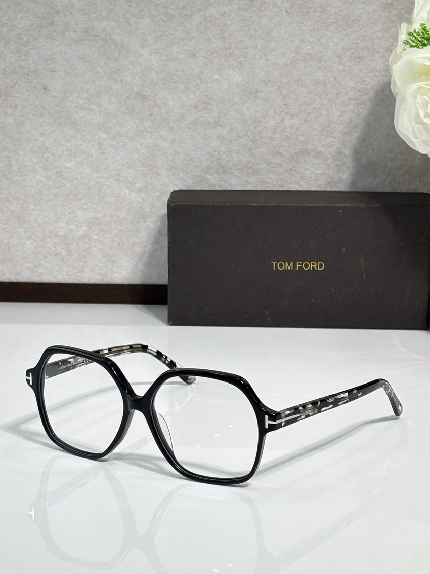 Designer Tom Ford FT6062 Eyeglasses – Tom Ford Designer Glasses For Men | Wholesale Optician Supply