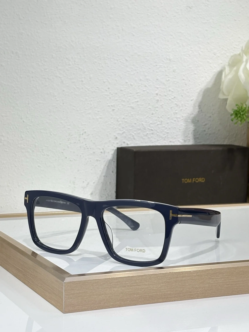 Professional Tom Ford TF0906 Spectacle Frames – Tom Ford Clear Frame Glasses | Trade Eyewear Distributor