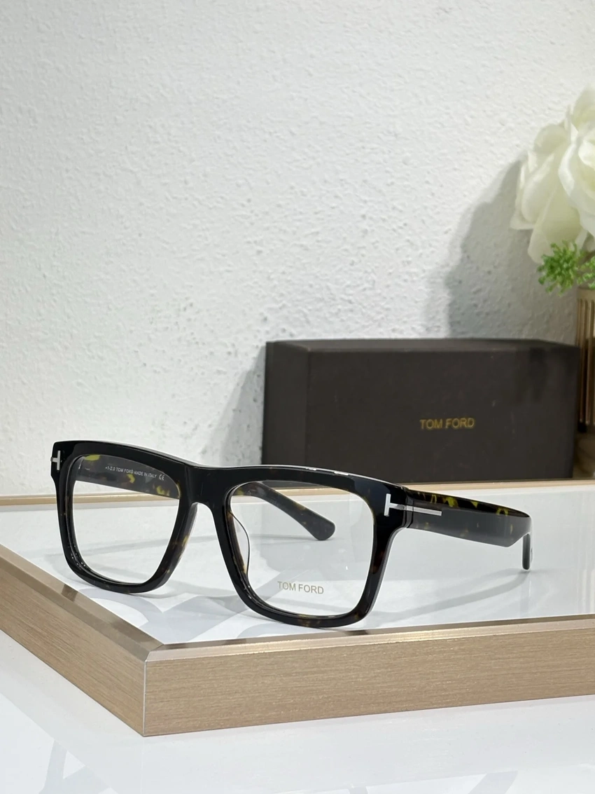 Professional Tom Ford TF0906 Spectacle Frames – Tom Ford Clear Frame Glasses | Trade Eyewear Distributor