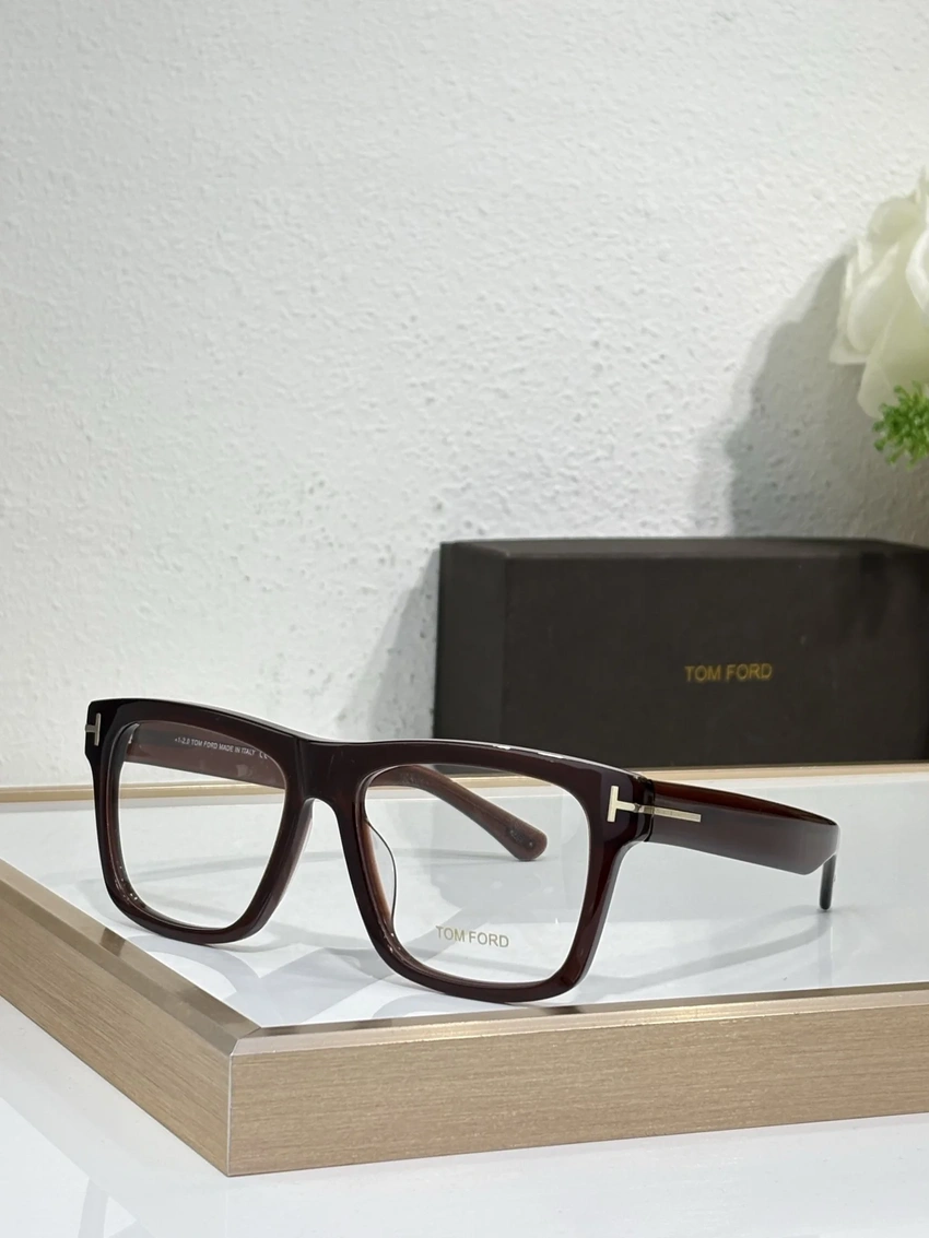 Professional Tom Ford TF0906 Spectacle Frames – Tom Ford Clear Frame Glasses | Trade Eyewear Distributor
