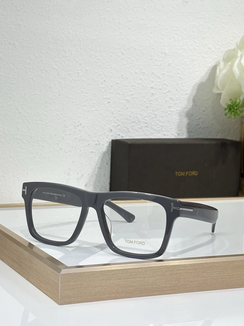 Professional Tom Ford TF0906 Spectacle Frames – Tom Ford Clear Frame Glasses | Trade Eyewear Distributor