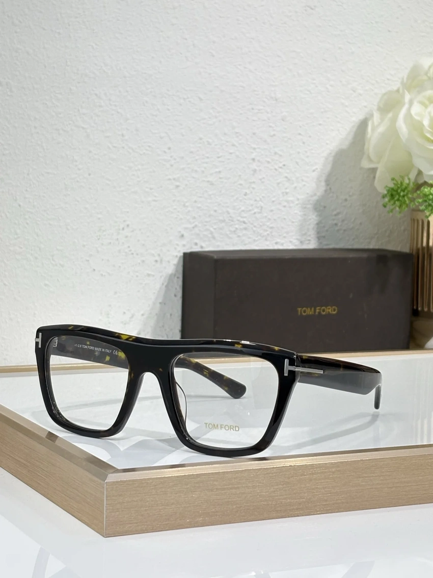 Luxury Tom Ford TF1077 Eyewear – Tom Ford Optical Frames Women | B2B Optical Supplier