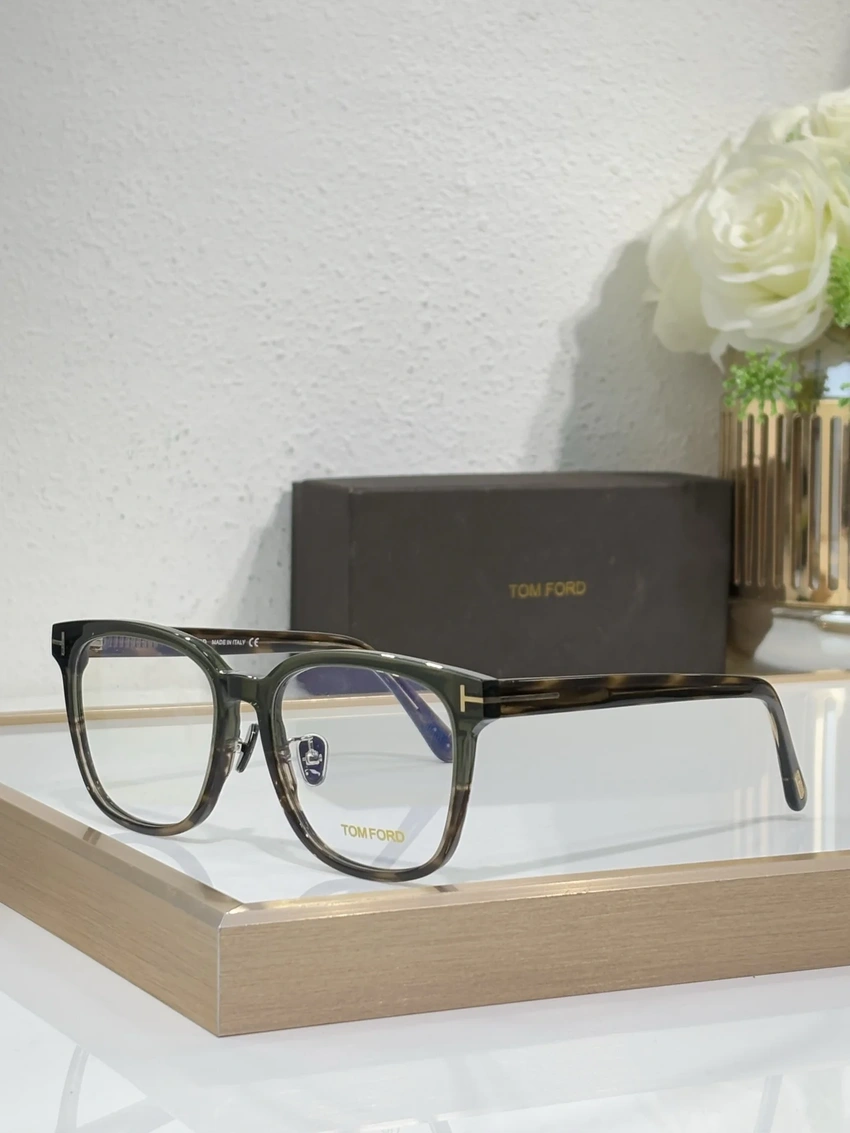 Premium Tom Ford TF1136 Spectacle Frames – Tom Ford Cat Eye Frames | Bulk Distributor