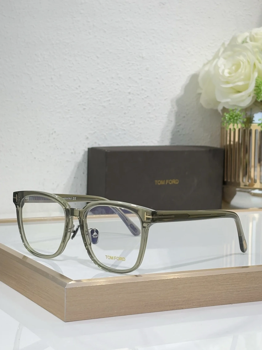 Premium Tom Ford TF1136 Spectacle Frames – Tom Ford Cat Eye Frames | Bulk Distributor