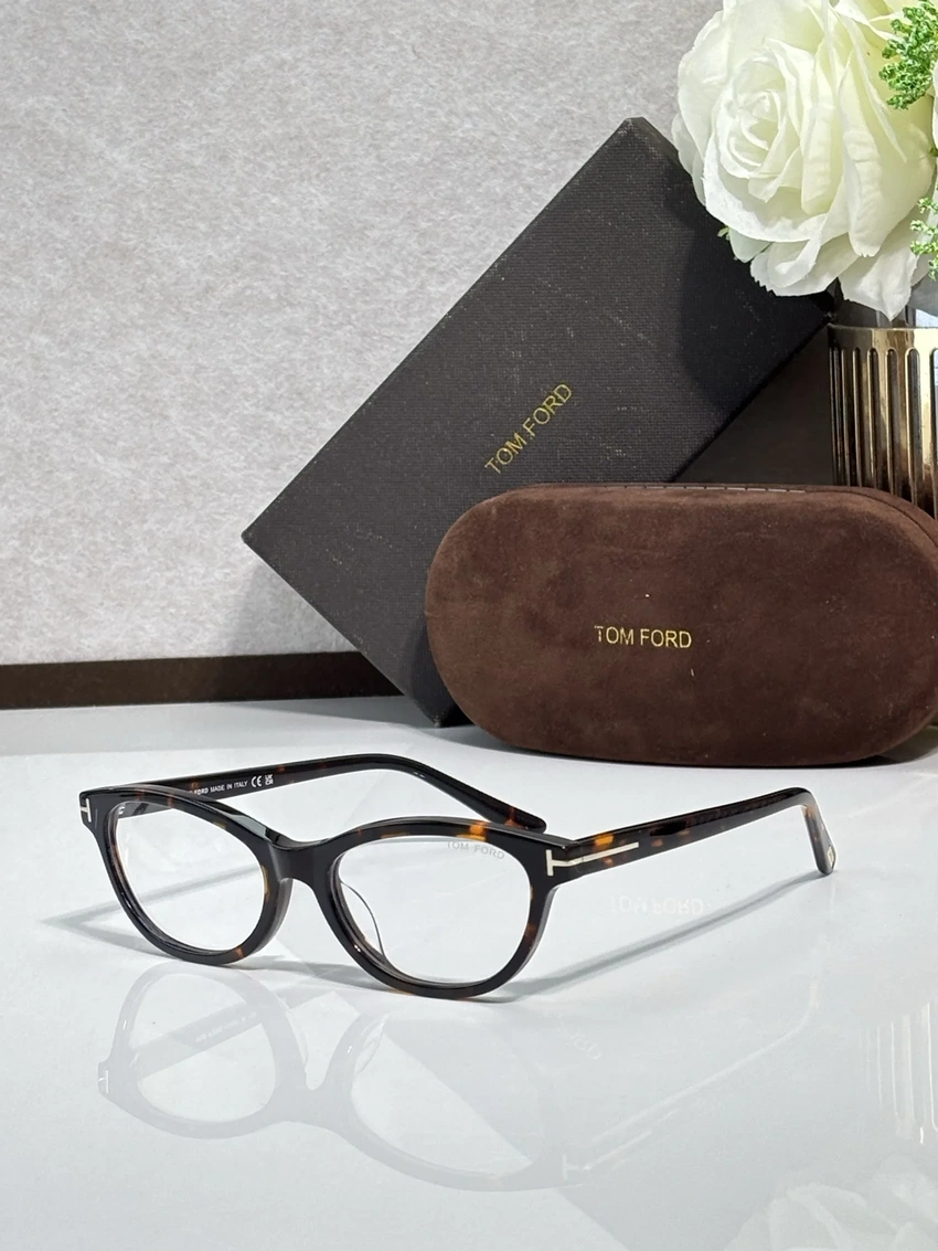 High-Quality Tom Ford TF1310 Optical Frames – Tom Ford Reading Glasses Men | Bulk Distributor